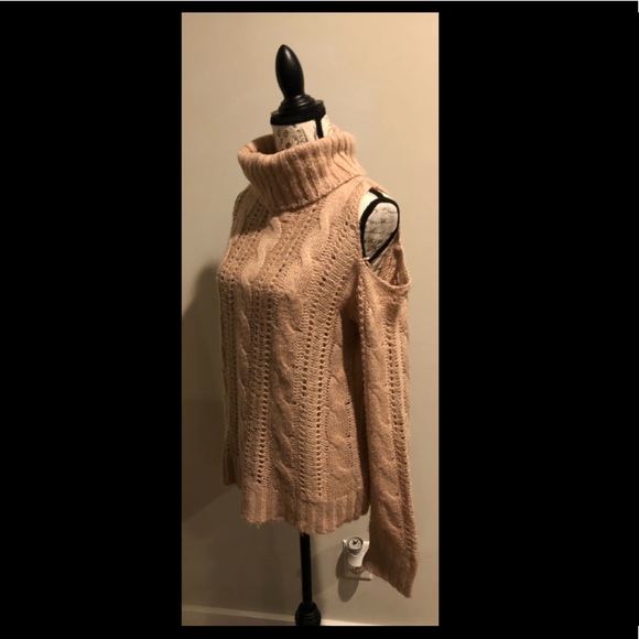 Apricot Elodie cut out turtleneck sweater - Picture 4 of 9